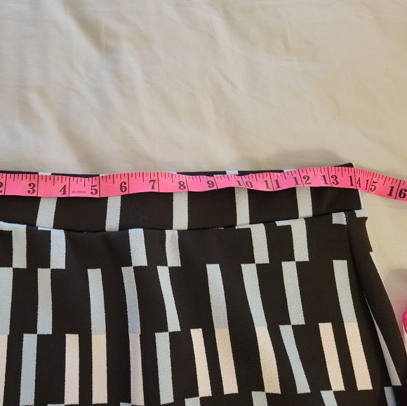 Light blue and black asymmetric design pencil skirt size 6 - Picture 3 of 5